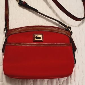 Dooney & Bourke Crossbody/Red